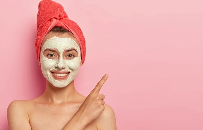 Utiliser des masques à base de plantes pour les soins et le rajeunissement de la peau du visage